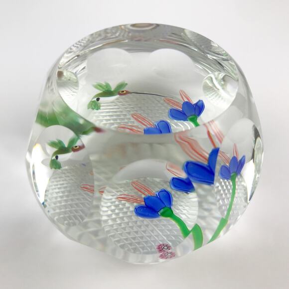 Perthshire 1987D Hummingbird Feeding from Blue Gentians Faceted Paperweight - Picture 3 of 14
